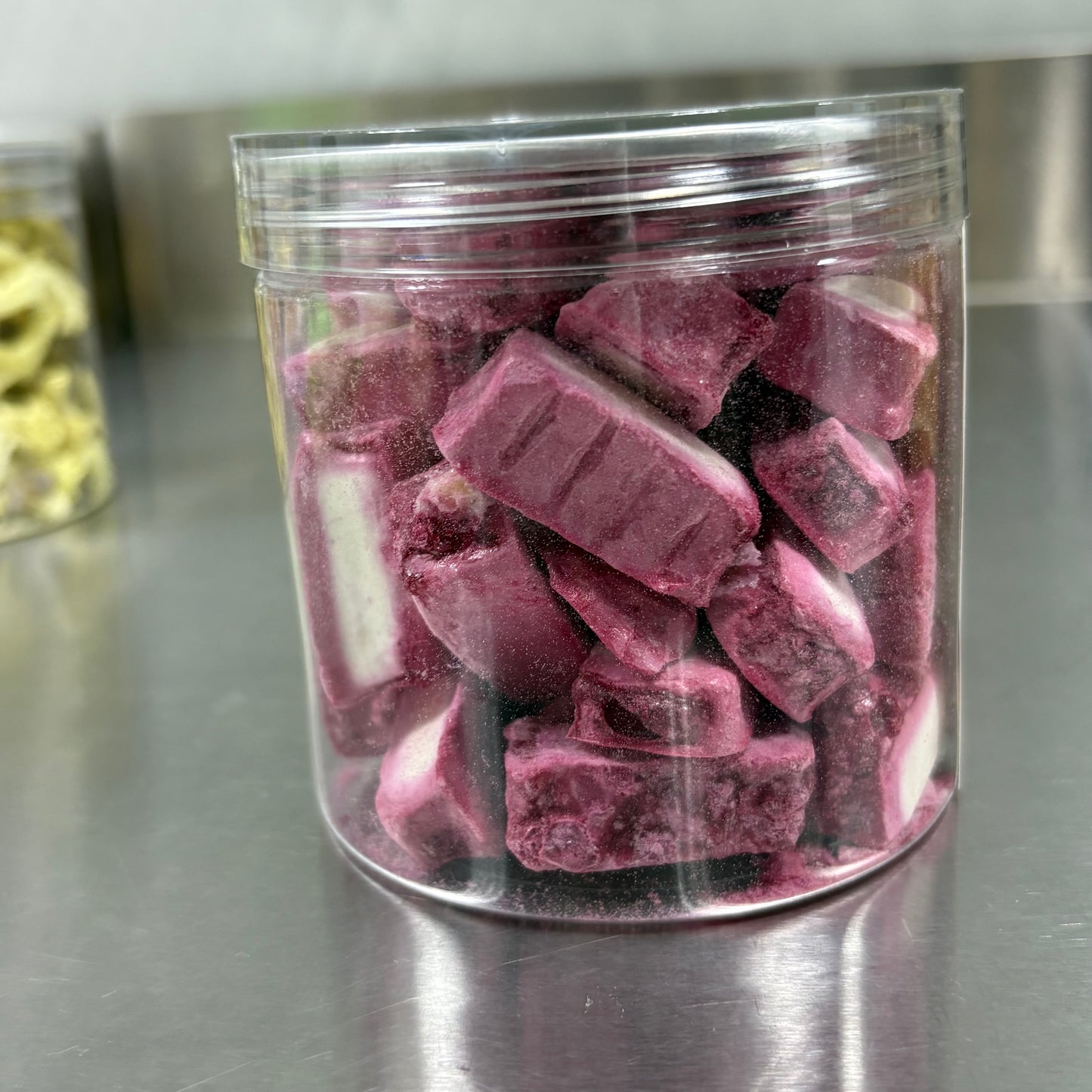 FREEZE DRIED RASPBERRY ICE-CREAM - CRISPY PLUS SWEETS