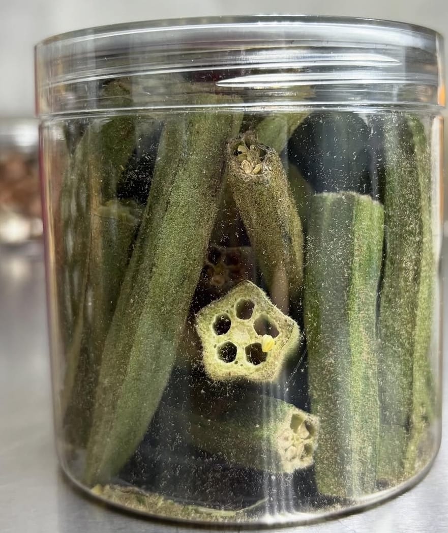 بامية مجففة بالتجميد - مقرمشة مع حلويات